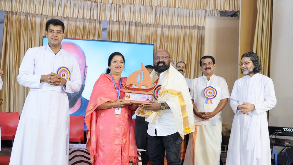 Shri B. K. Shafeekudeen , Bharatanatyam Dancer